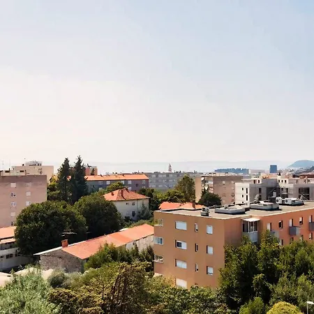Panoramic City-view With Sunset Balcony